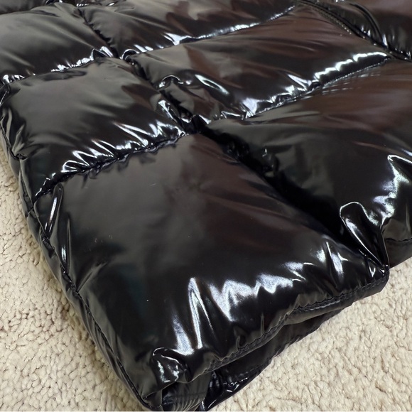 MICHAEL Michael Kors Black Glossy Ciré Down Feather Filled Hooded Puffer Jacket - Picture 14 of 17